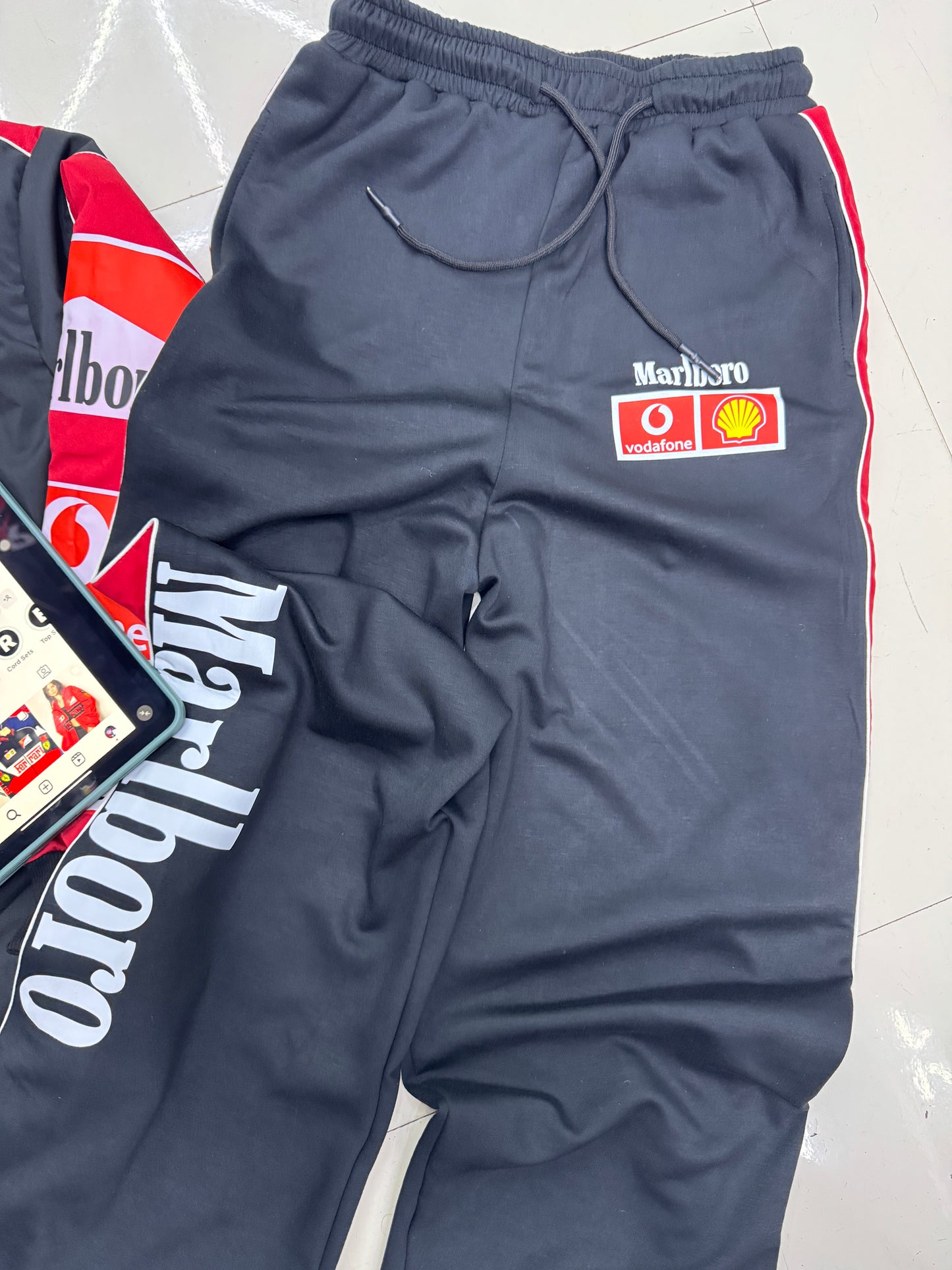Marlboro Racing Cord Set – Motorsport Luxury Jacket & Coordinated Pants in Parachute Puffer Style